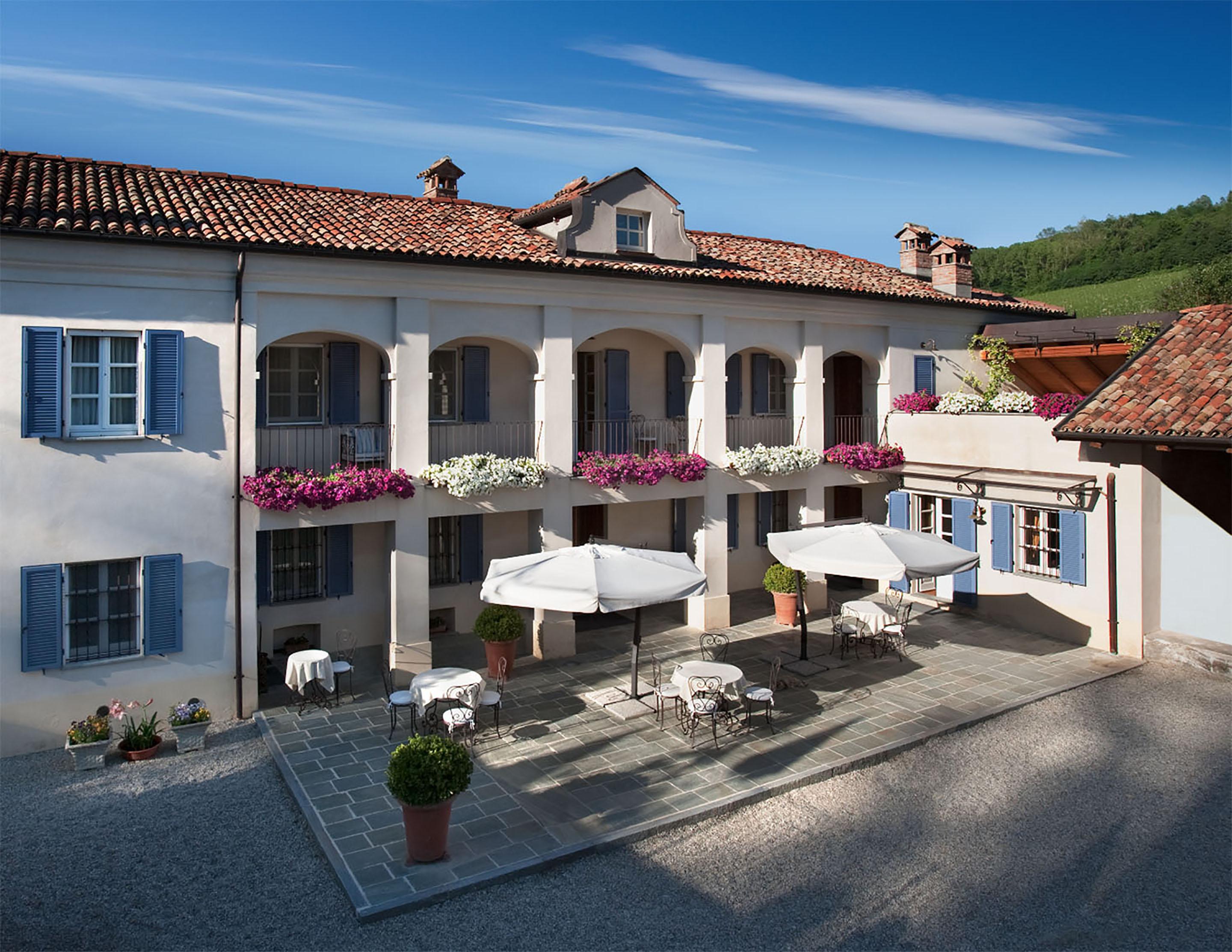 Marcarini Agriturismo Neviglie Exterior photo